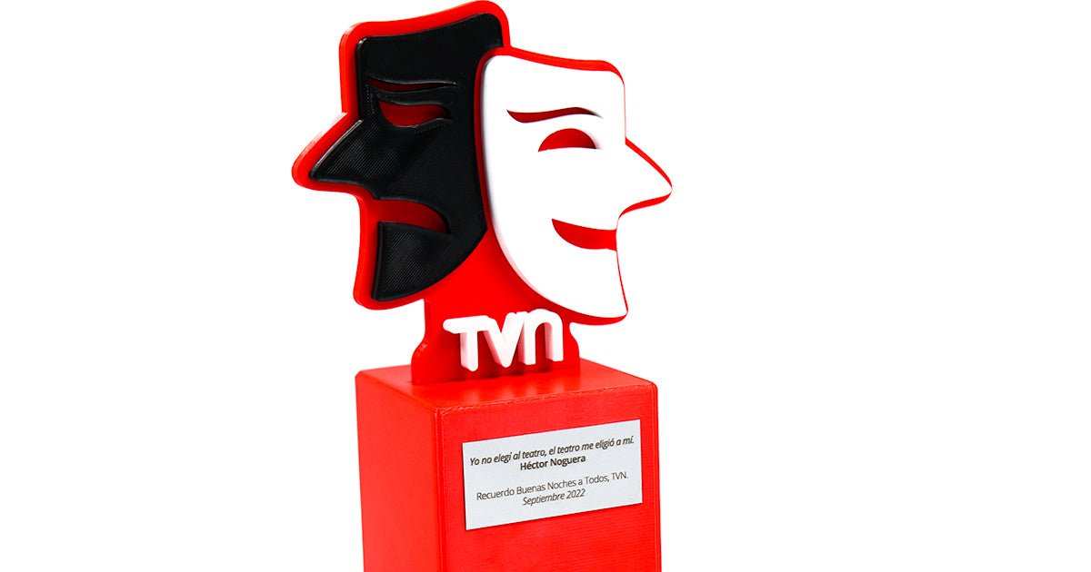 El galardón de Tito Noguera en TVN - ¿Cómo lo hicimos en plástico reciclado? - Qactus