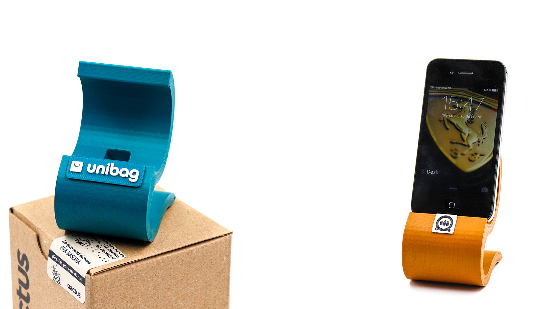 Portacelulares MediaQ personalizado con logo para empresas, hecho 100% con plástico reciclado.