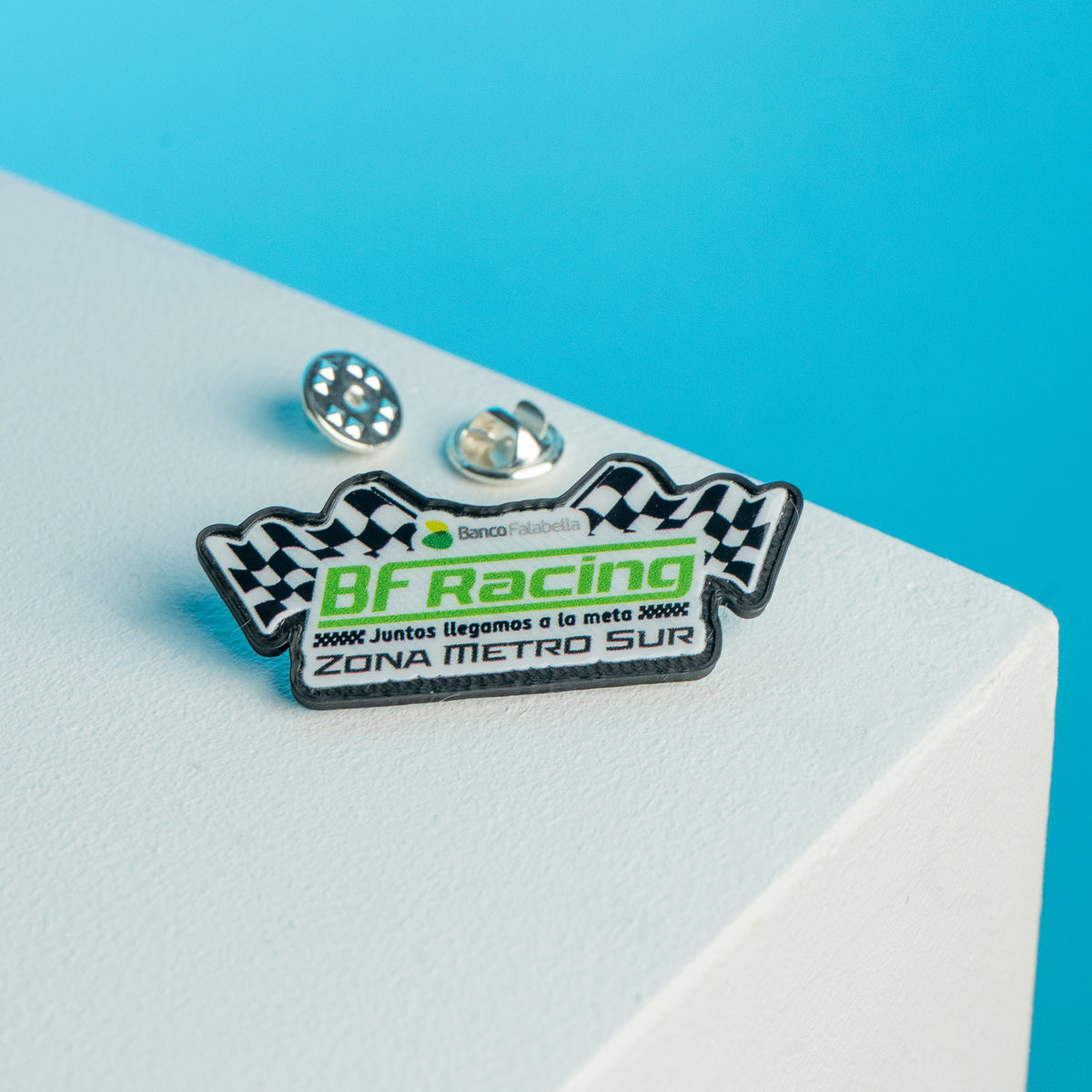 Pines personalizados - Qactus