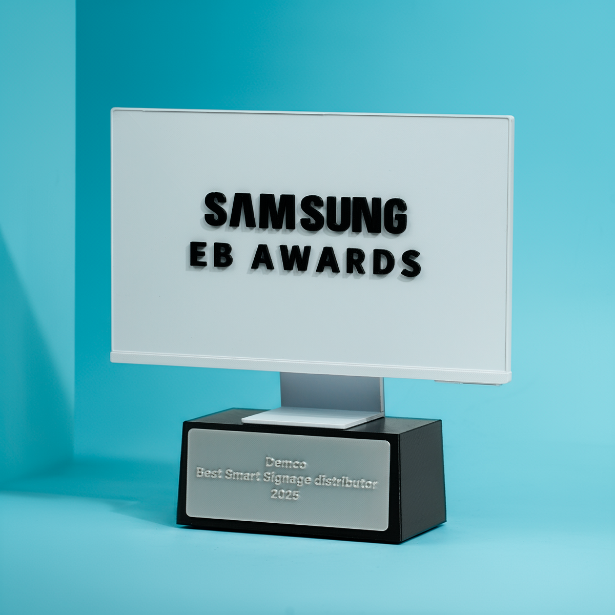 Galardón corporativo personalizado tamaño L de 25 cm, diseño premium para Samsung en impresión 3D para premiaciones empresariales.