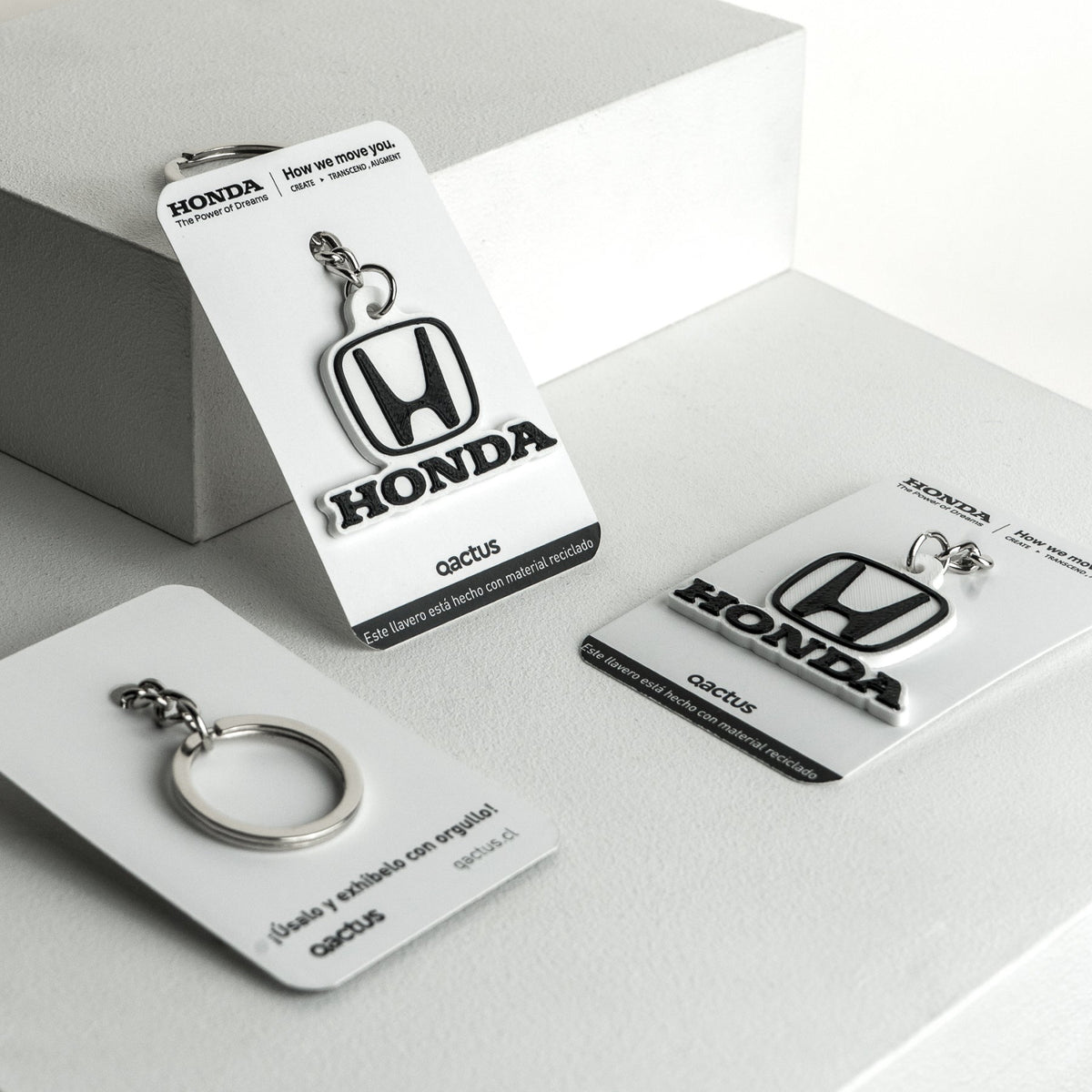 Llavero corporativo personalizado de Honda, fabricado en impresión 3D, con relieves definidos, alta fidelidad de color y acabado premium